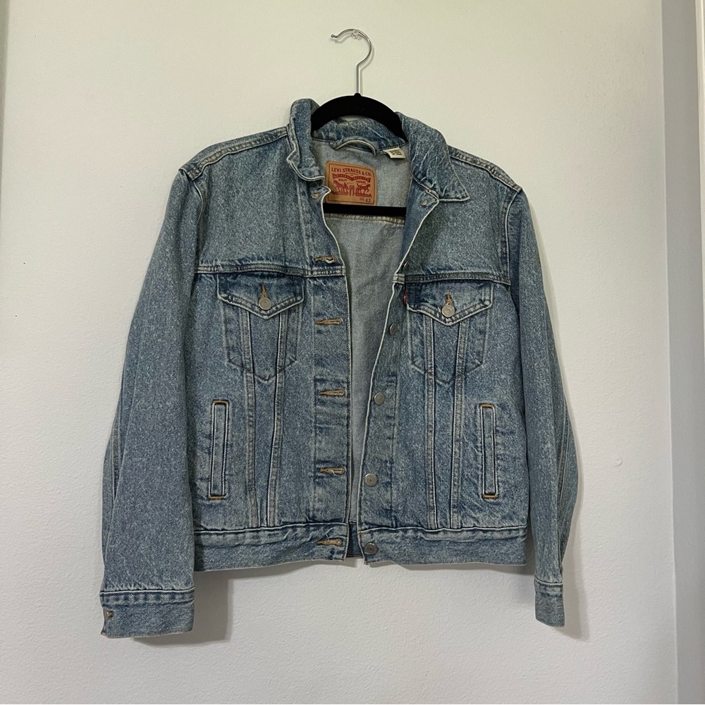 levi’s denim jacket